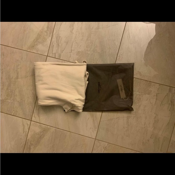 Essentials fog relaxed egg shell - Picture 6 of 7